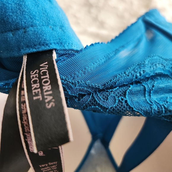 Victoria's Secret Teal Lace Bra - Picture 8 of 9